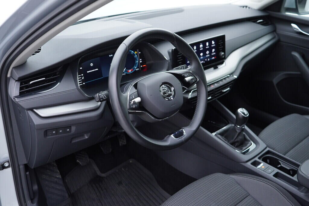 OV190V09792_21.webp_OCTAVIA Ambition 1.0 TSI 81 kW manuál, DPH