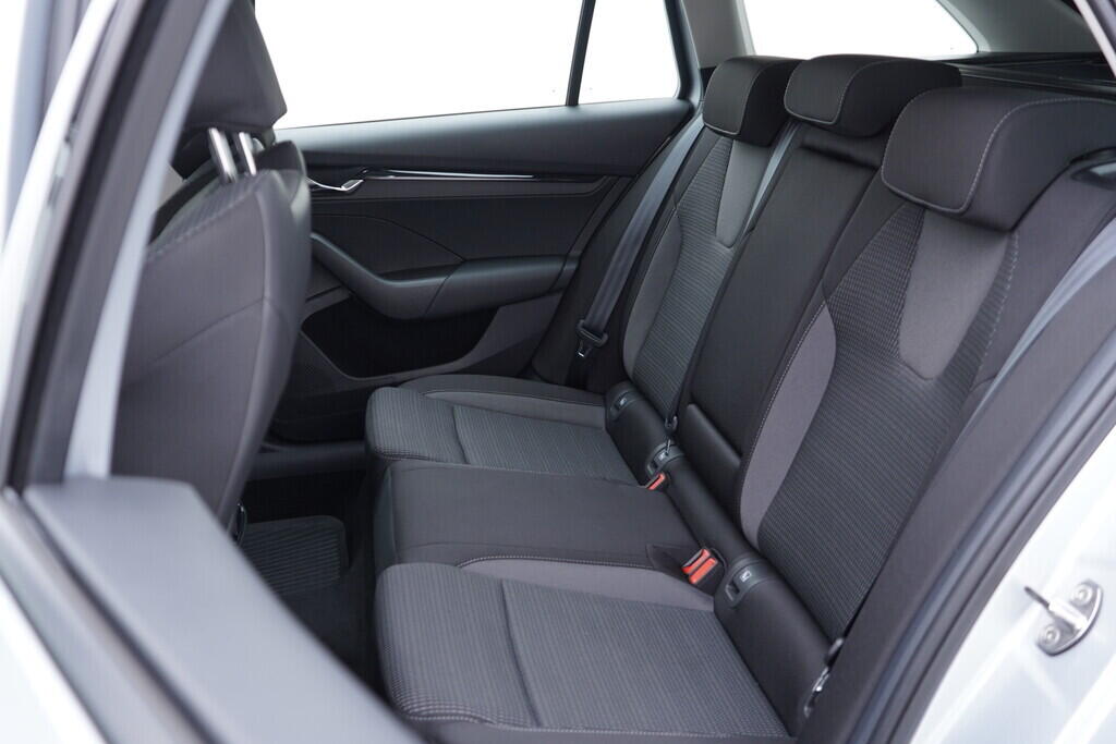 OV190V09792_38.webp_OCTAVIA Ambition 1.0 TSI 81 kW manuál, DPH