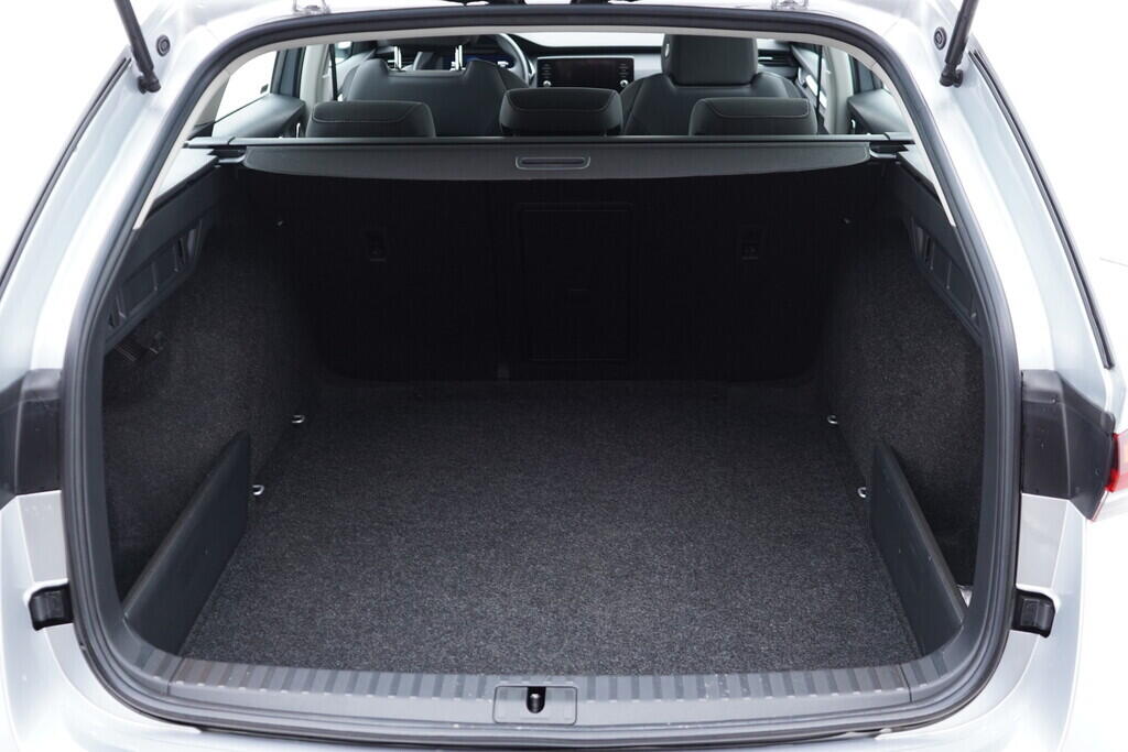 OV190V09792_39.webp_OCTAVIA Ambition 1.0 TSI 81 kW manuál, DPH