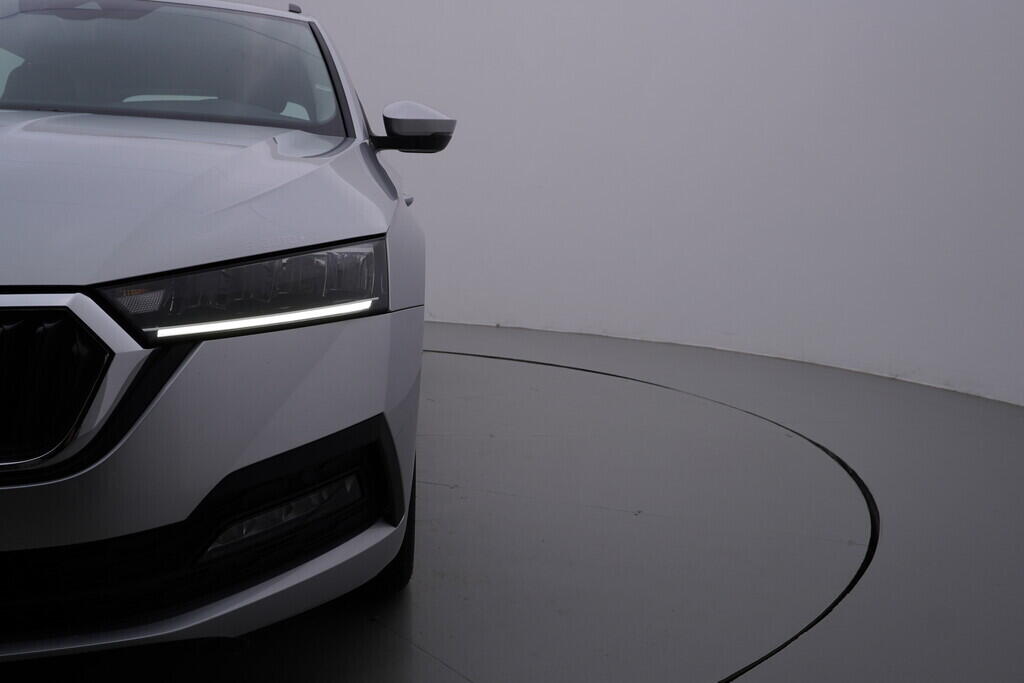 OV190V09792_42.webp_OCTAVIA Ambition 1.0 TSI 81 kW manuál, DPH