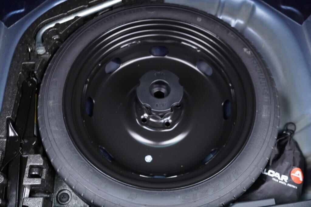 OV190V09793_38.webp_KAROQ 173 1.6 TDI 85 kW automat, DPH