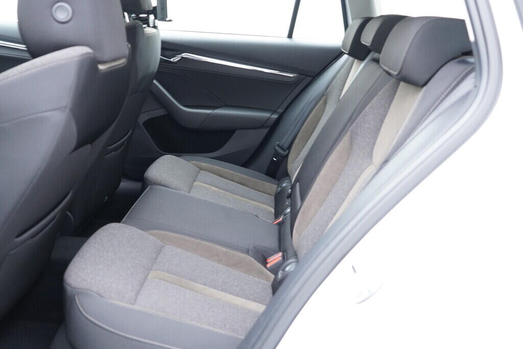 OV190V09796_37.webp_OCTAVIA Scout 2.0 TSI 140 kW automat, DPH