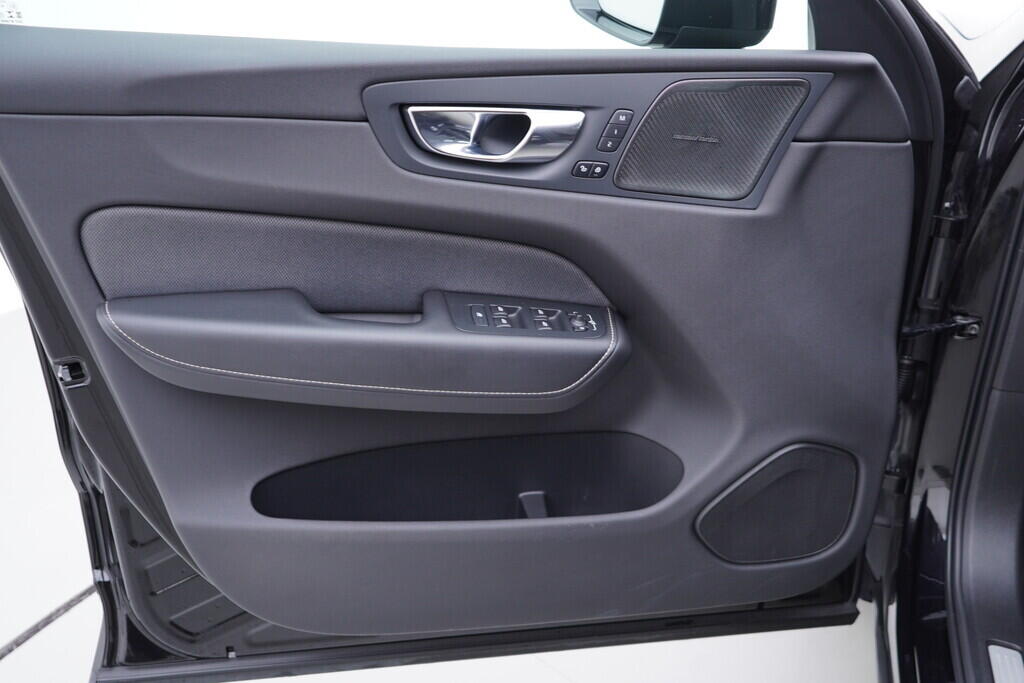 OV190V09797_19.webp_XC60 R-Design 2.0 B420T2 184 kW automat, DPH