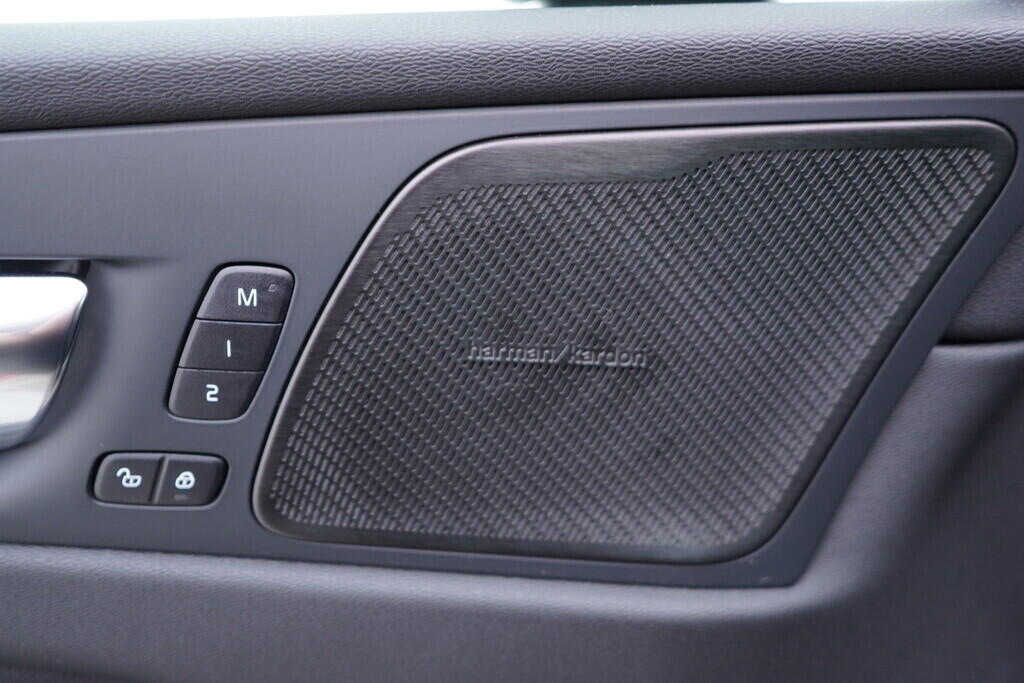 OV190V09797_21.webp_XC60 R-Design 2.0 B420T2 184 kW automat, DPH