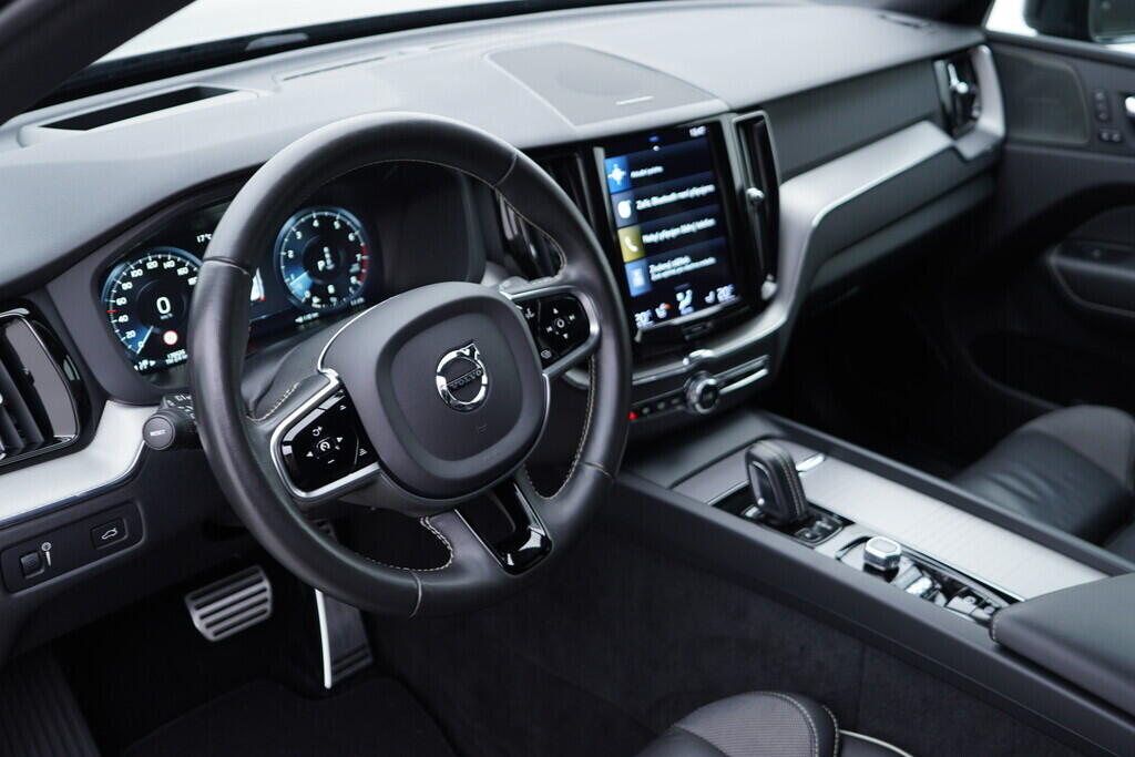 OV190V09797_23.webp_XC60 R-Design 2.0 B420T2 184 kW automat, DPH