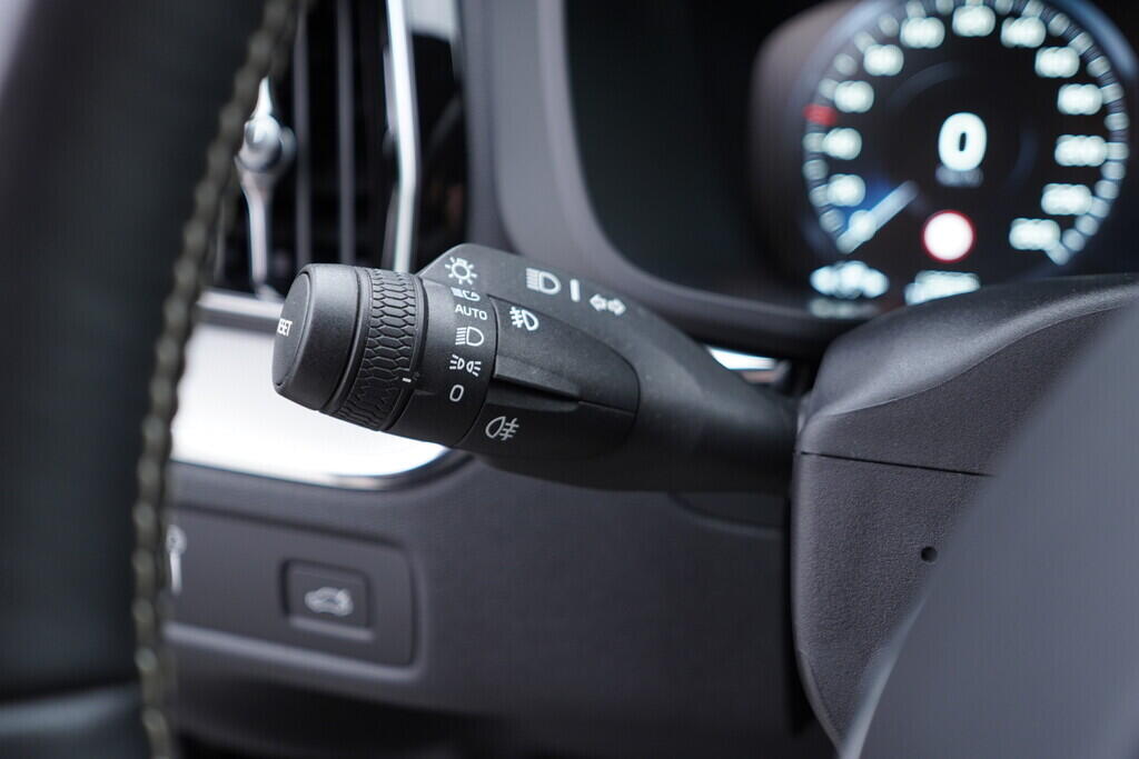 OV190V09797_25.webp_XC60 R-Design 2.0 B420T2 184 kW automat, DPH