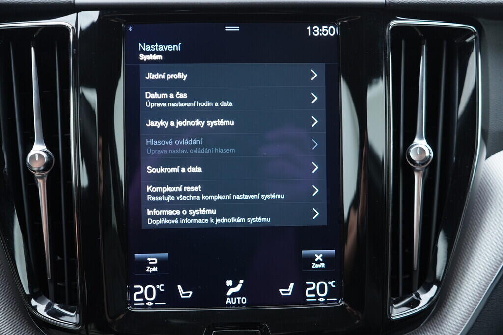 OV190V09797_35.webp_XC60 R-Design 2.0 B420T2 184 kW automat, DPH