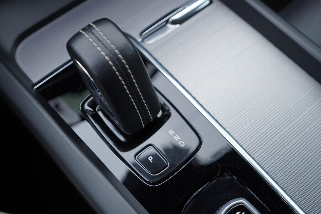 OV190V09797_41.webp_XC60 R-Design 2.0 B420T2 184 kW automat, DPH