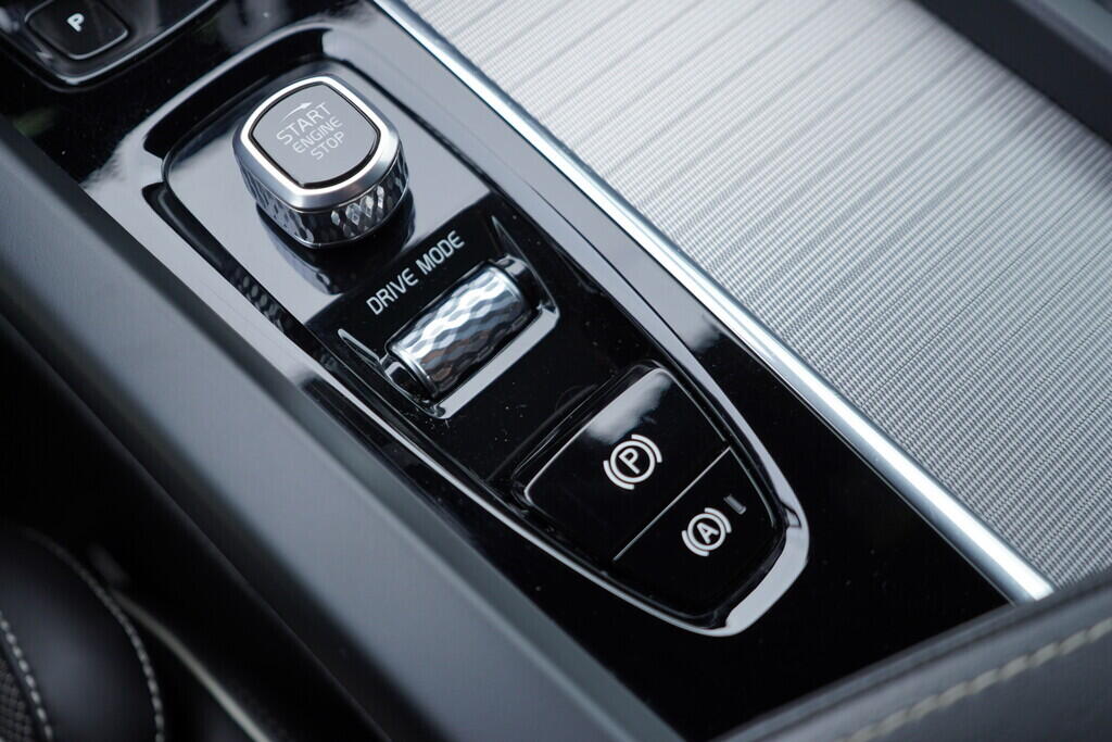 OV190V09797_42.webp_XC60 R-Design 2.0 B420T2 184 kW automat, DPH