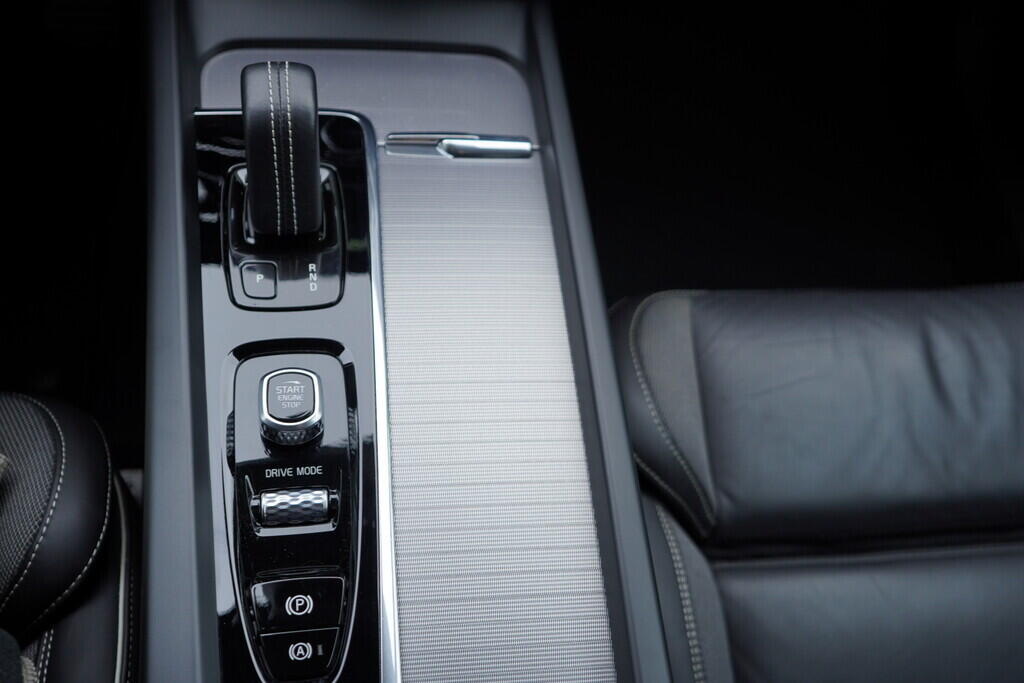 OV190V09797_43.webp_XC60 R-Design 2.0 B420T2 184 kW automat, DPH