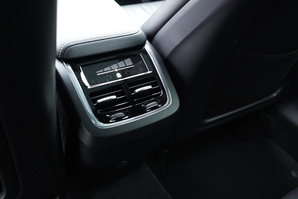 OV190V09797_45.webp_XC60 R-Design 2.0 B420T2 184 kW automat, DPH