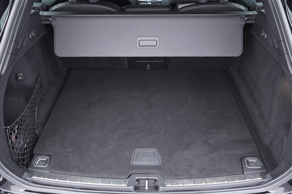 OV190V09797_49.webp_XC60 R-Design 2.0 B420T2 184 kW automat, DPH