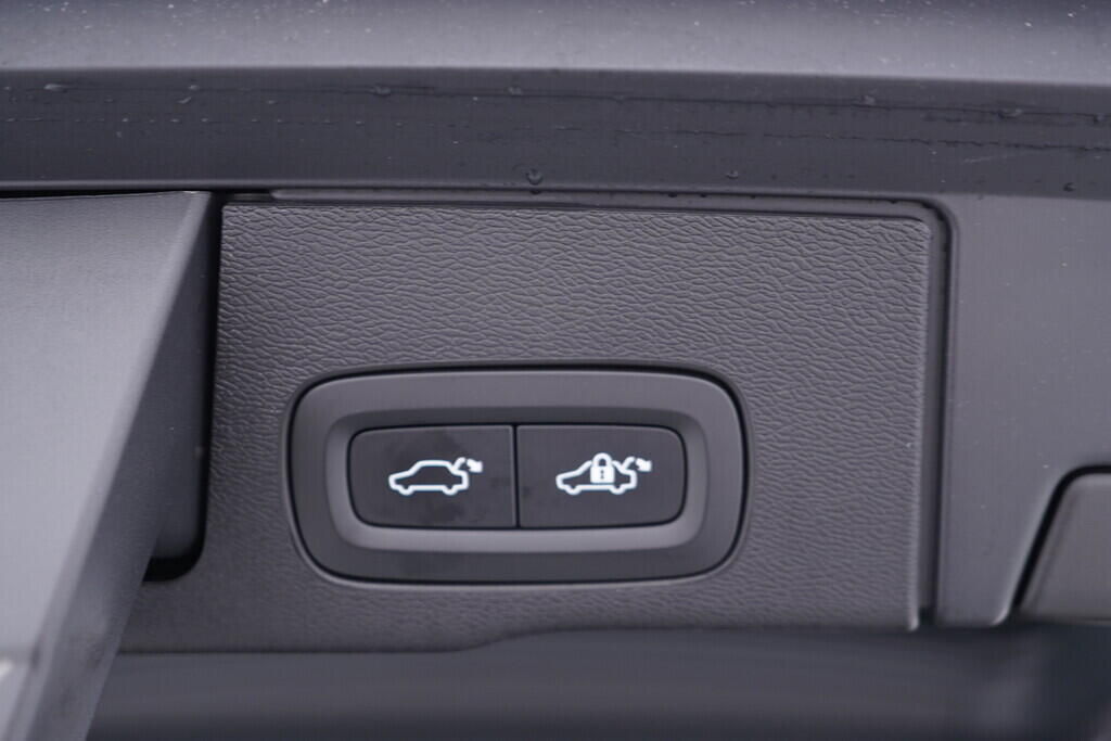 OV190V09797_51.webp_XC60 R-Design 2.0 B420T2 184 kW automat, DPH