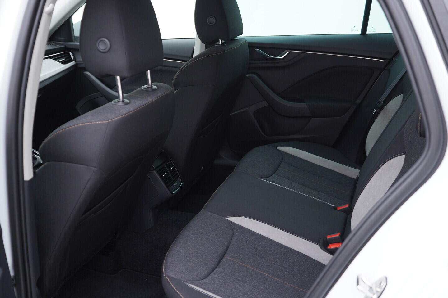 OV190V09801_36.webp_SCALA Top Selection 1.0 TSI 85 kW automat, DPH