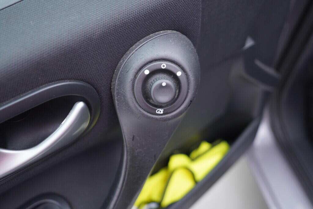 OV190V09804_21.webp_MÉGANE  1.6 16V 82 kW manuál