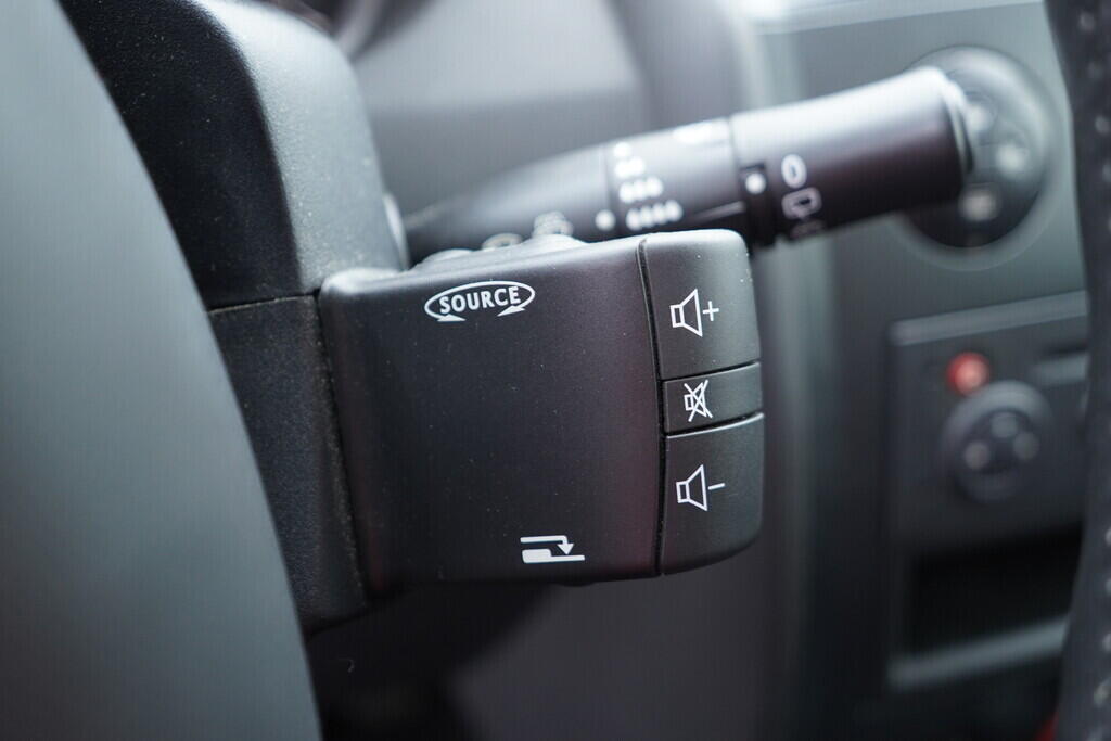 OV190V09804_26.webp_MÉGANE  1.6 16V 82 kW manuál