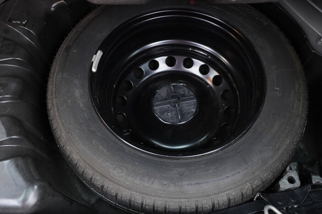 OV190V09804_35.webp_MÉGANE  1.6 16V 82 kW manuál