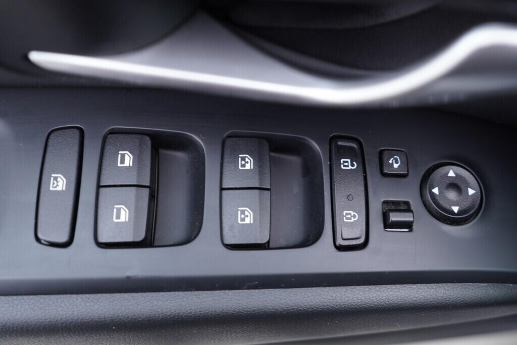 OV190V09806_20.webp_TUCSON Smart  1.6 t-gdi 132 kW manuál