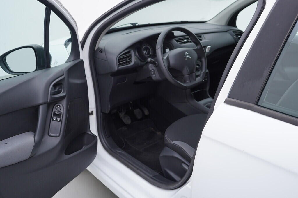 OV190V09807_18.webp_C3  1.0 VTi 50 kW manuál