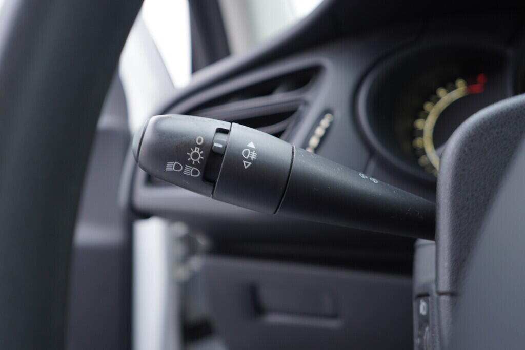 OV190V09807_23.webp_C3  1.0 VTi 50 kW manuál