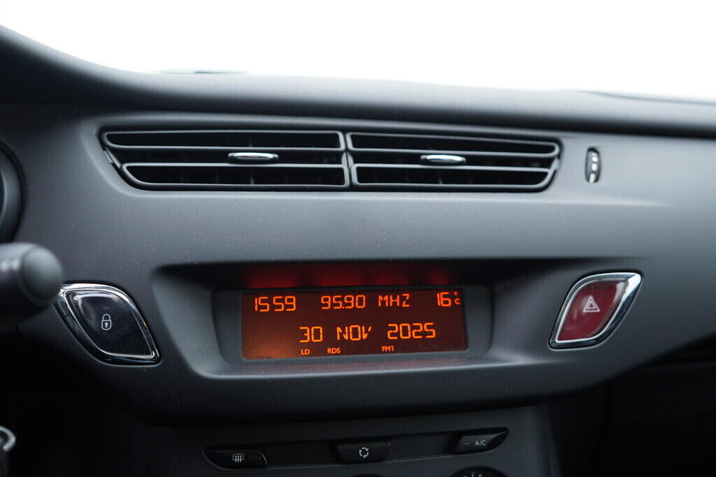 OV190V09807_27.webp_C3  1.0 VTi 50 kW manuál