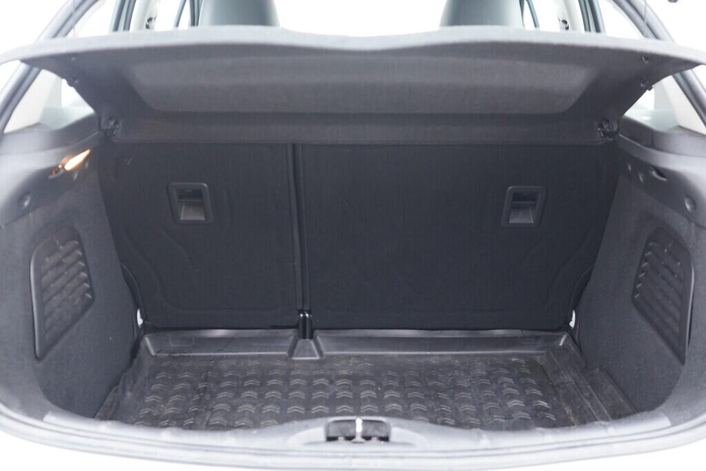 OV190V09807_33.webp_C3  1.0 VTi 50 kW manuál