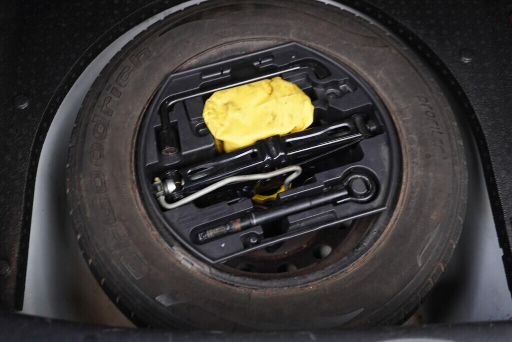 OV190V09807_34.webp_C3  1.0 VTi 50 kW manuál