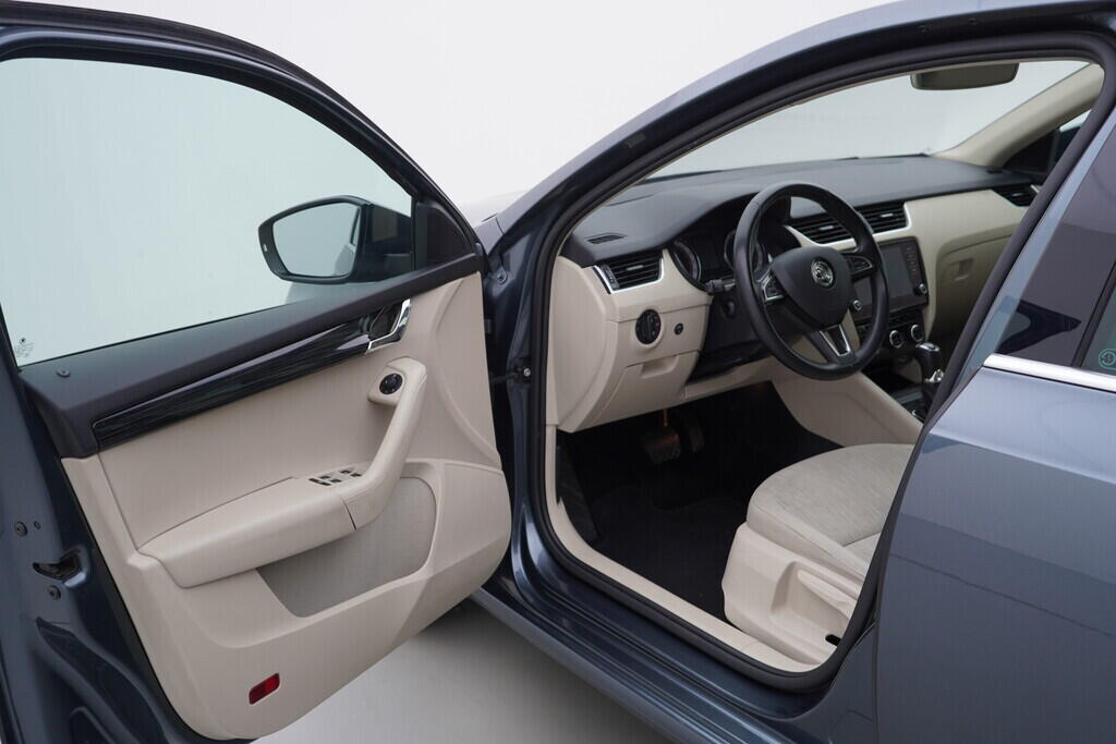 OV190V09810_18.webp_OCTAVIA Style 1.6 TDI 85 kW automat, DPH