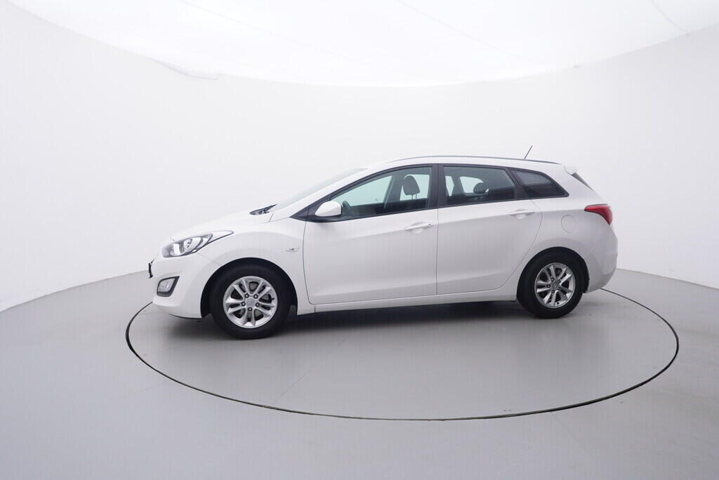 OV190V09811_11.webp_I30 Trikolor 1.6 GDi 88 kW manuál