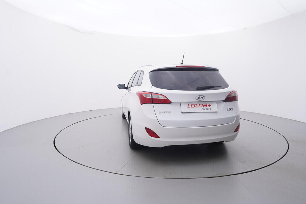 OV190V09811_13.webp_I30 Trikolor 1.6 GDi 88 kW manuál