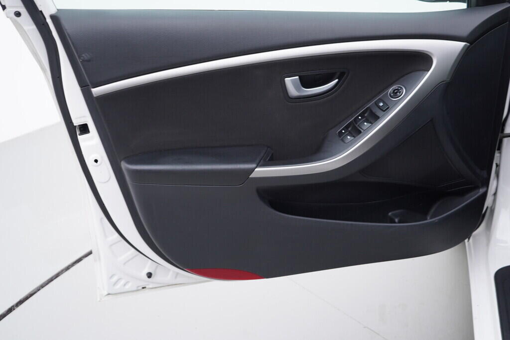 OV190V09811_19.webp_I30 Trikolor 1.6 GDi 88 kW manuál