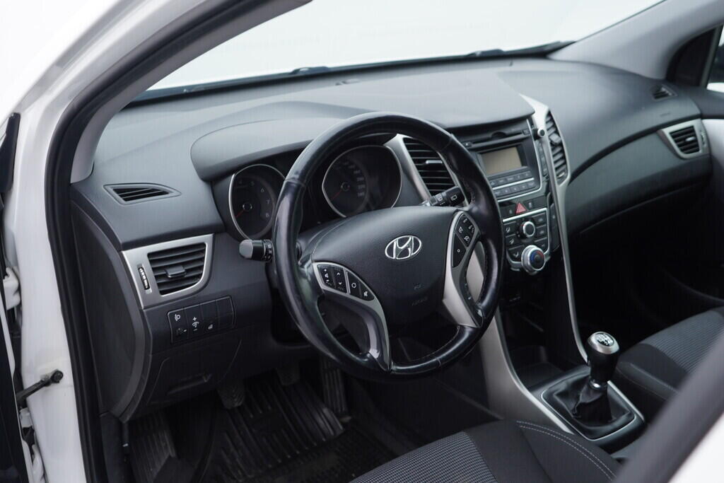 OV190V09811_21.webp_I30 Trikolor 1.6 GDi 88 kW manuál