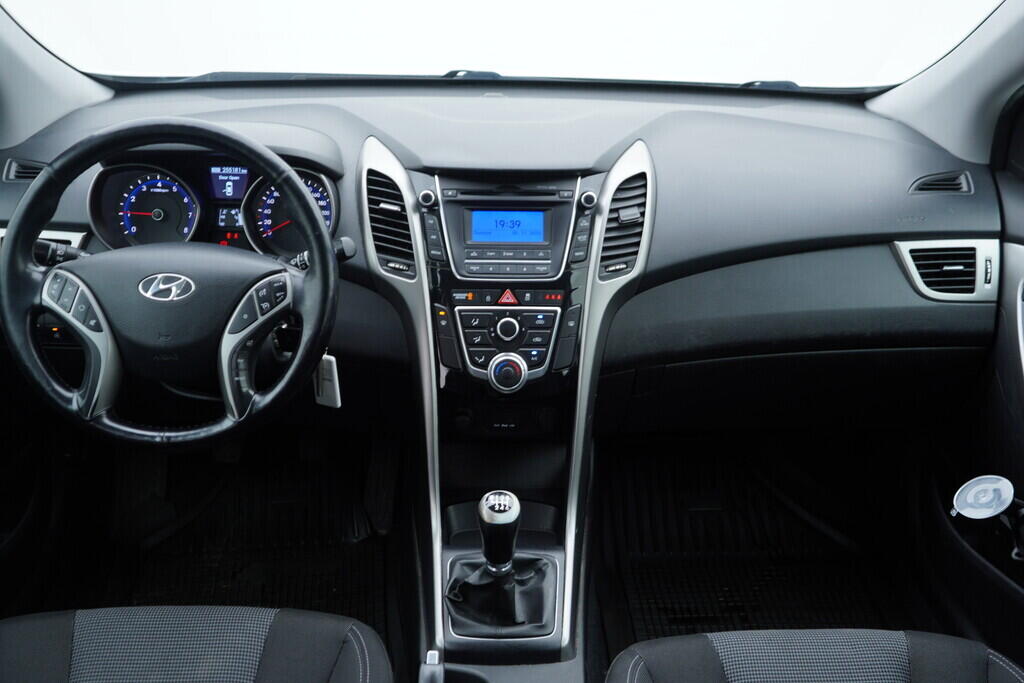 OV190V09811_25.webp_I30 Trikolor 1.6 GDi 88 kW manuál