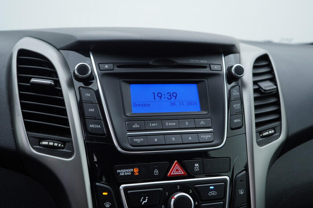 OV190V09811_27.webp_I30 Trikolor 1.6 GDi 88 kW manuál