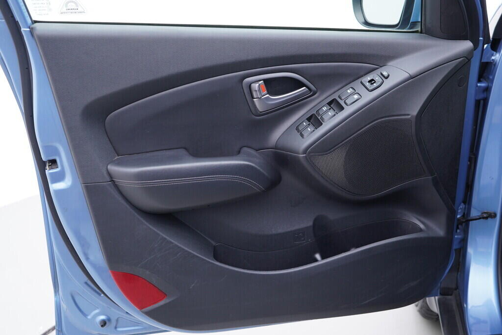 OV190V09813_19.webp_IX35 TRIKOLOR 2.0 CRDI 100 kW manuál