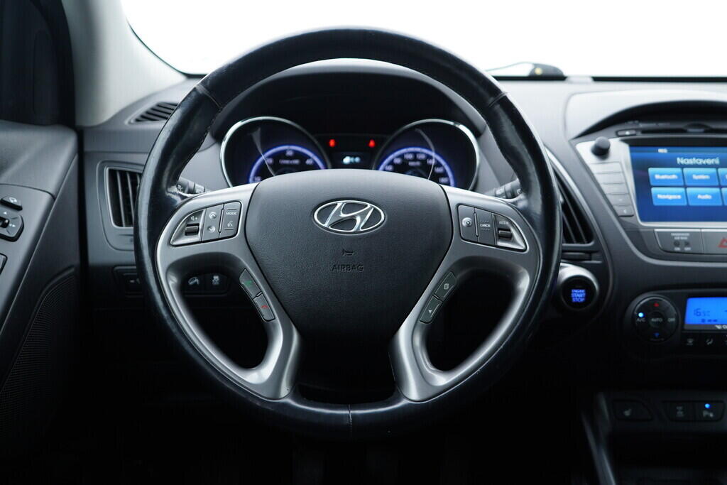 OV190V09813_26.webp_IX35 TRIKOLOR 2.0 CRDI 100 kW manuál