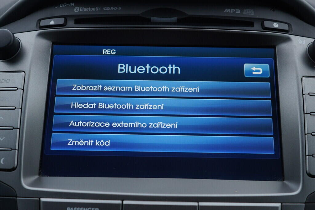 OV190V09813_28.webp_IX35 TRIKOLOR 2.0 CRDI 100 kW manuál