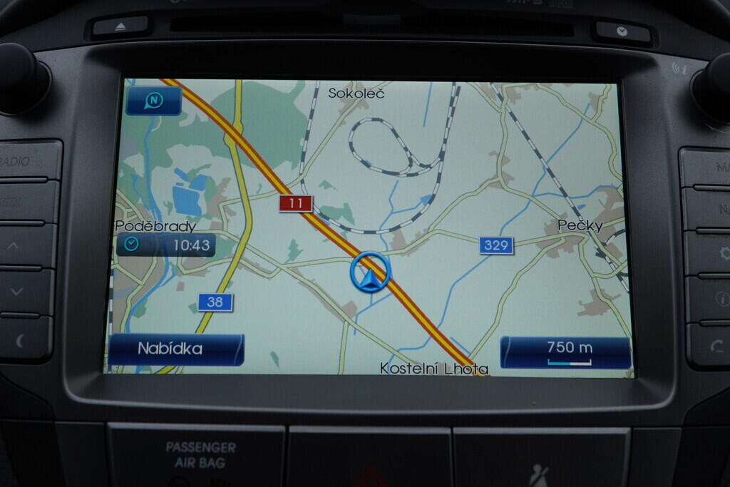 OV190V09813_29.webp_IX35 TRIKOLOR 2.0 CRDI 100 kW manuál