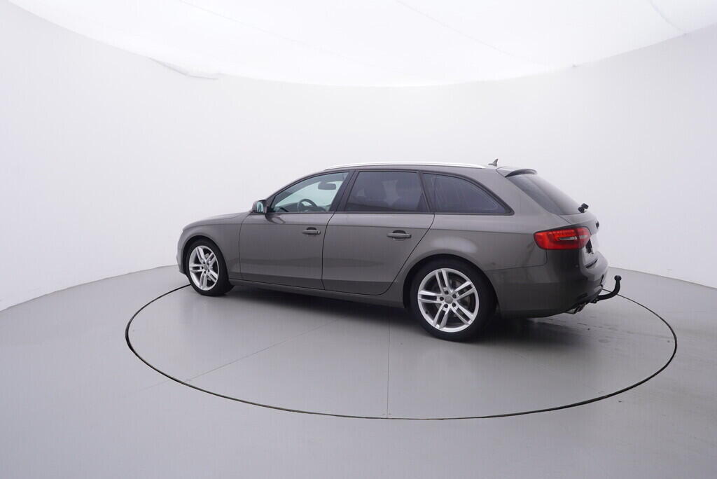 OV190V09814_12.webp_A4 AVANT S line 2.0 TDI 110 kW automat