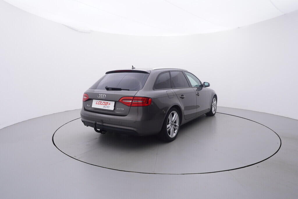 OV190V09814_14.webp_A4 AVANT S line 2.0 TDI 110 kW automat