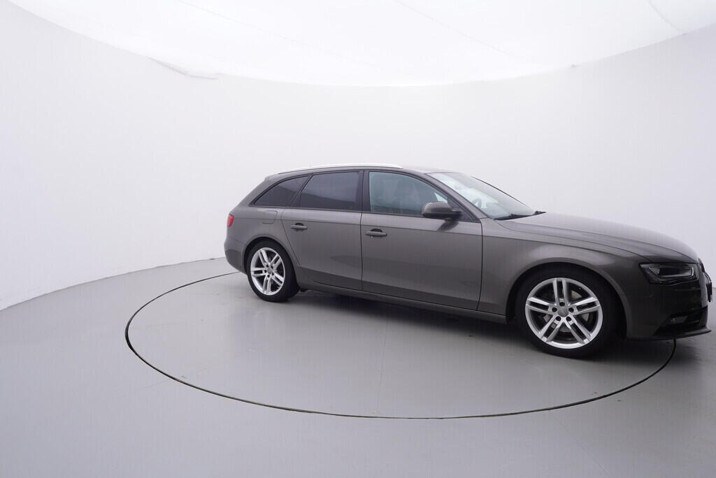 OV190V09814_16.webp_A4 AVANT S line 2.0 TDI 110 kW automat