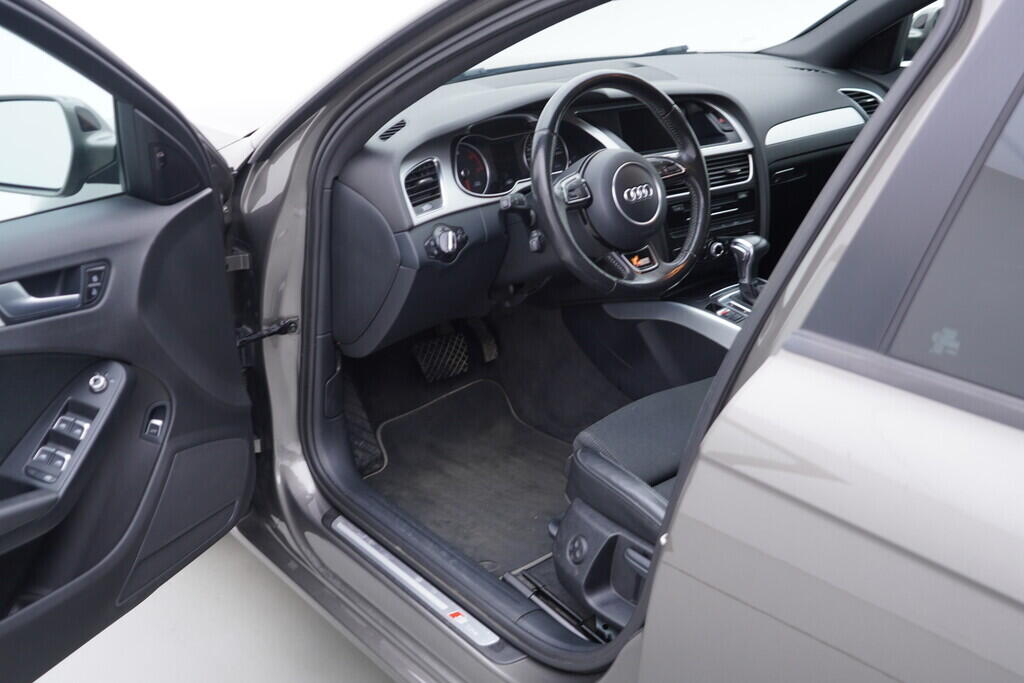 OV190V09814_18.webp_A4 AVANT S line 2.0 TDI 110 kW automat