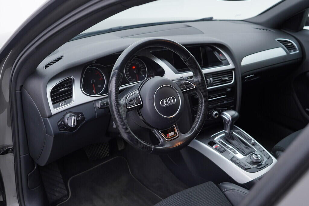 OV190V09814_21.webp_A4 AVANT S line 2.0 TDI 110 kW automat