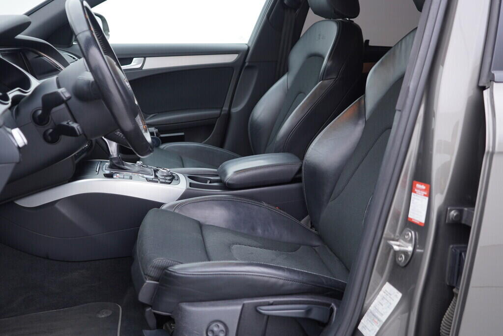 OV190V09814_22.webp_A4 AVANT S line 2.0 TDI 110 kW automat