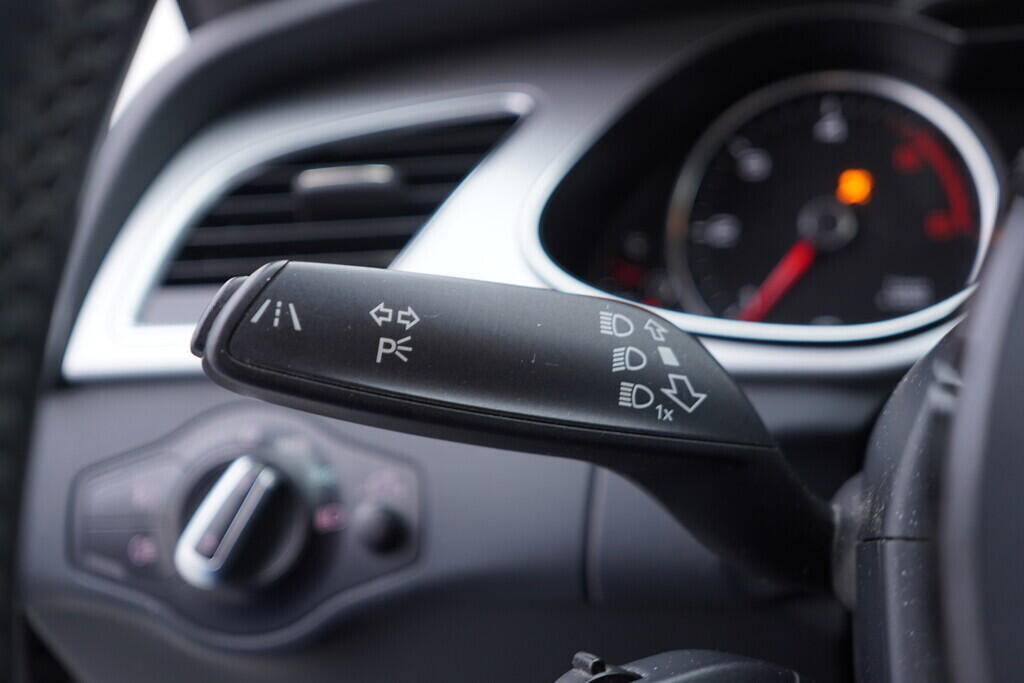 OV190V09814_24.webp_A4 AVANT S line 2.0 TDI 110 kW automat