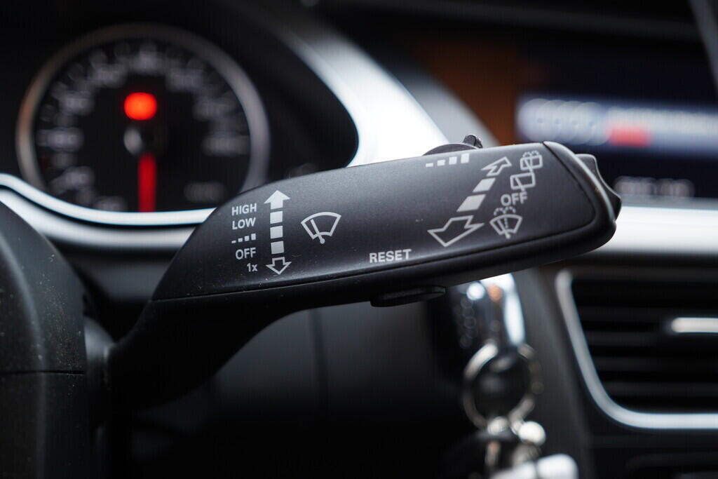 OV190V09814_26.webp_A4 AVANT S line 2.0 TDI 110 kW automat