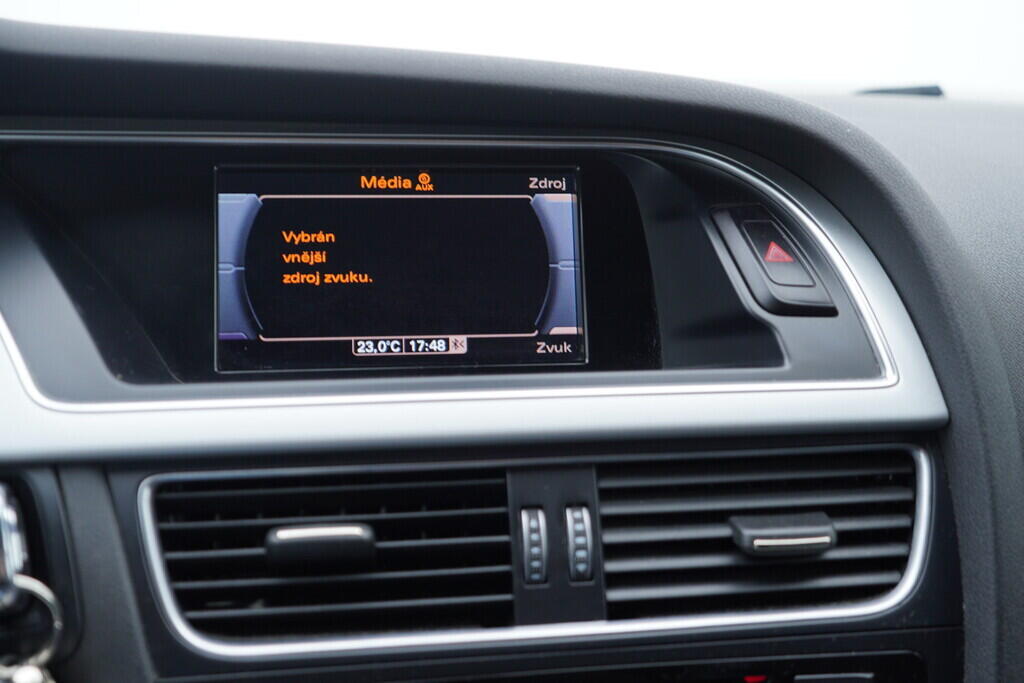 OV190V09814_30.webp_A4 AVANT S line 2.0 TDI 110 kW automat