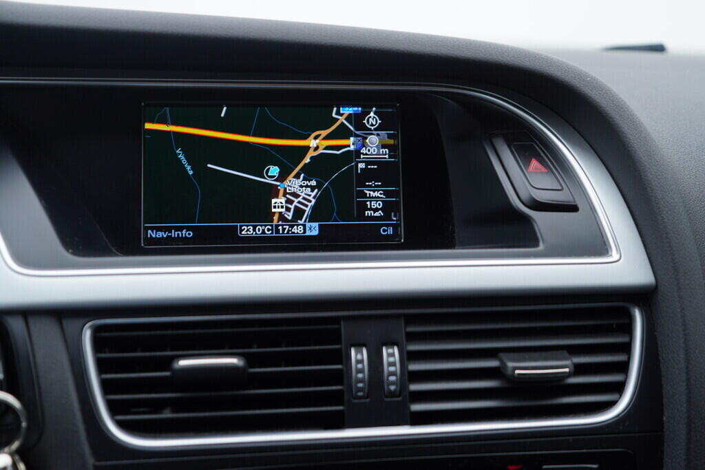 OV190V09814_31.webp_A4 AVANT S line 2.0 TDI 110 kW automat