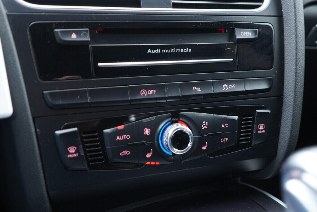 OV190V09814_32.webp_A4 AVANT S line 2.0 TDI 110 kW automat