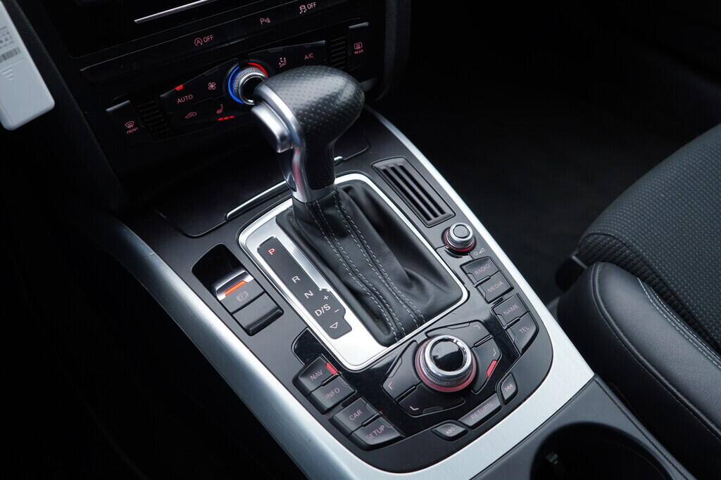 OV190V09814_33.webp_A4 AVANT S line 2.0 TDI 110 kW automat